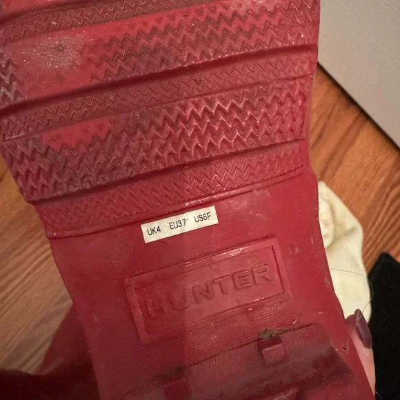 Hunter Classic Red Tall Boots - Picture 7 of 8